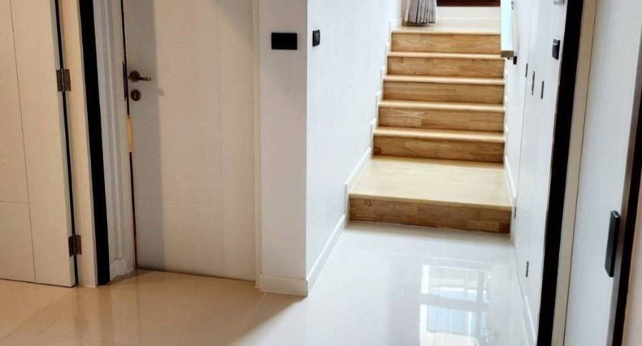 For rent 4 Beds house in Bang Kapi, Bangkok