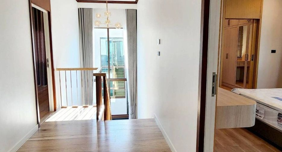 For rent 4 Beds house in Bang Kapi, Bangkok