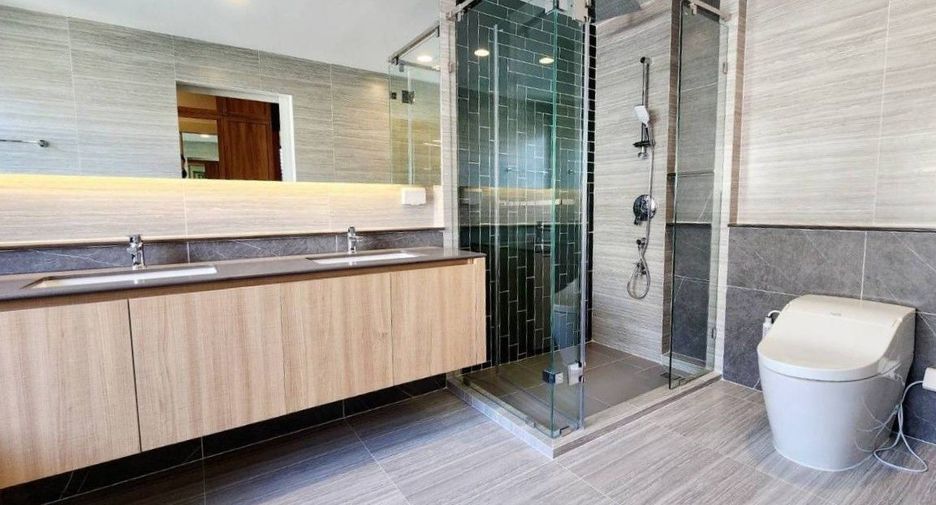 For rent 4 Beds house in Bang Kapi, Bangkok