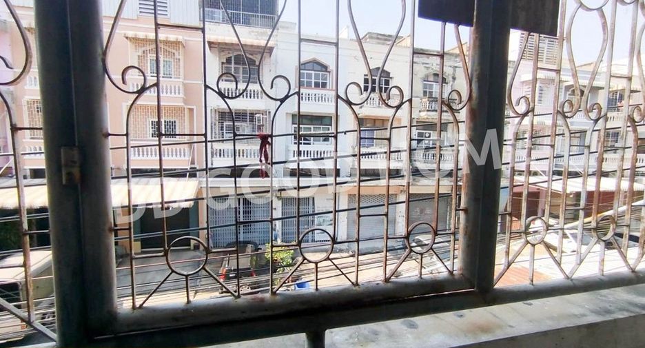 For sale 3 bedrooms retail Space in Chom Thong, Bangkok