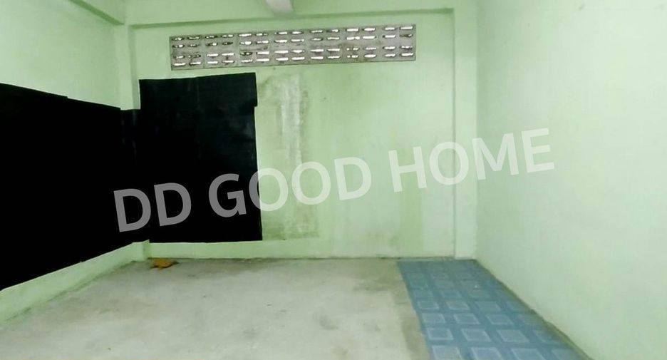 For sale 3 bedrooms retail Space in Chom Thong, Bangkok