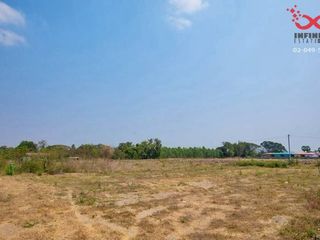 For sale land in Phayuha Khiri, Nakhon Sawan