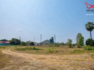 For sale land in Phayuha Khiri, Nakhon Sawan