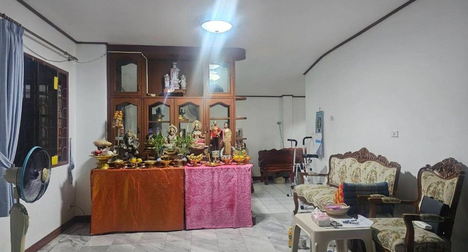 Haus zum Kauf mit 4 Zimmer in Bang Bon, Bangkok
