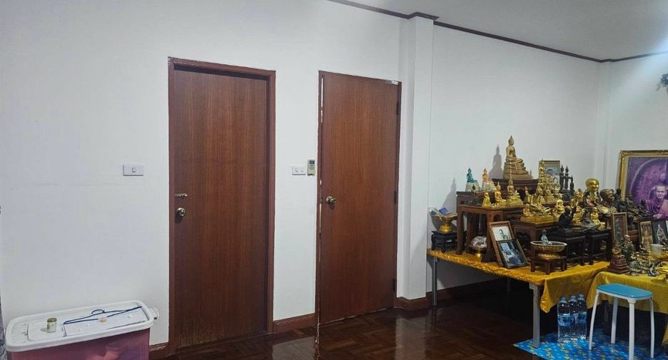 Haus zum Kauf mit 4 Zimmer in Bang Bon, Bangkok