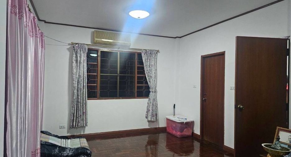 Haus zum Kauf mit 4 Zimmer in Bang Bon, Bangkok