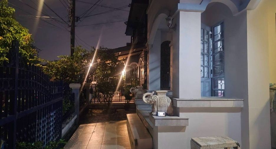 Haus zum Kauf mit 4 Zimmer in Bang Bon, Bangkok
