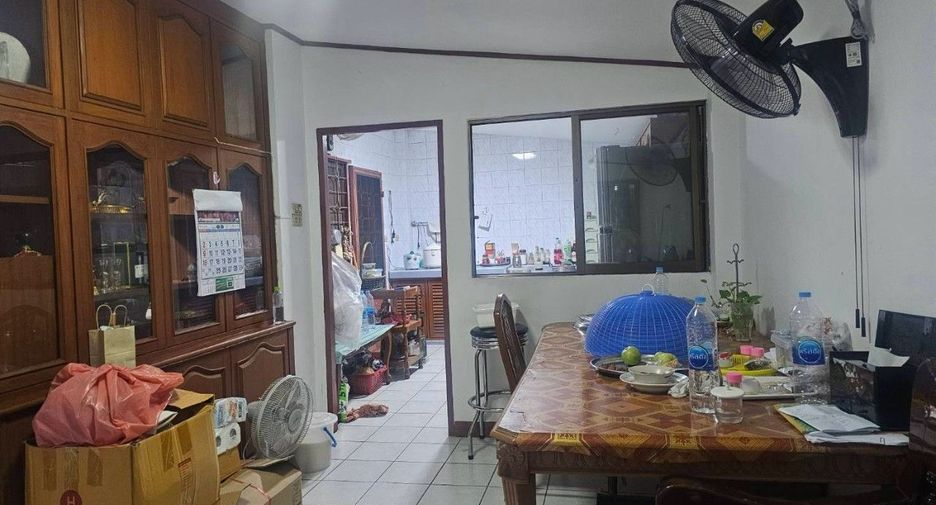 Haus zum Kauf mit 4 Zimmer in Bang Bon, Bangkok
