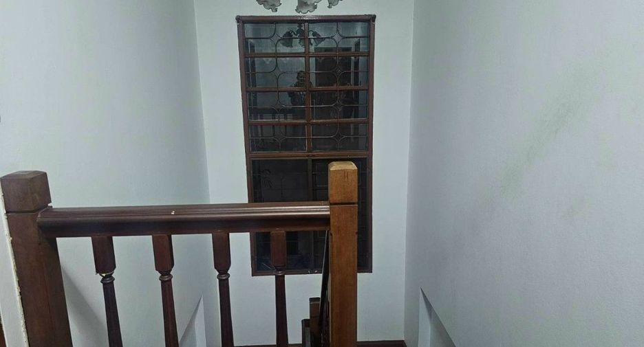 Haus zum Kauf mit 4 Zimmer in Bang Bon, Bangkok