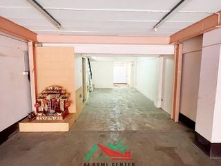 Casa adosada en venta de estudio en Bangkok Noi, Bangkok