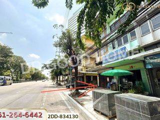 For sale 4 bedrooms retail Space in Chatuchak, Bangkok