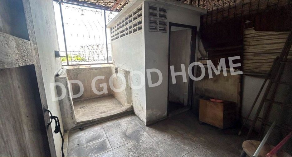 For sale 4 bedrooms retail Space in Chatuchak, Bangkok