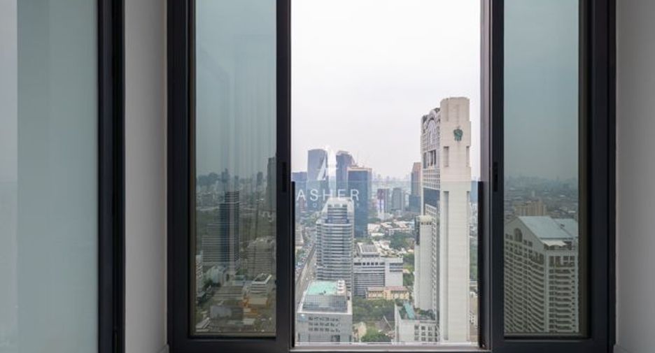 For rent 3 bedrooms condo in Sathon, Bangkok
