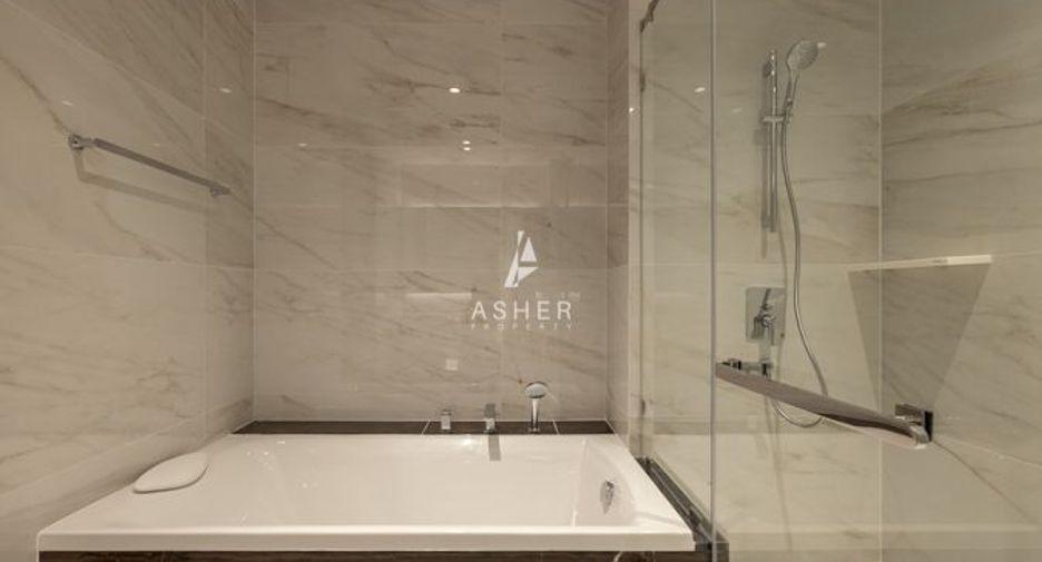 For rent 3 bedrooms condo in Sathon, Bangkok