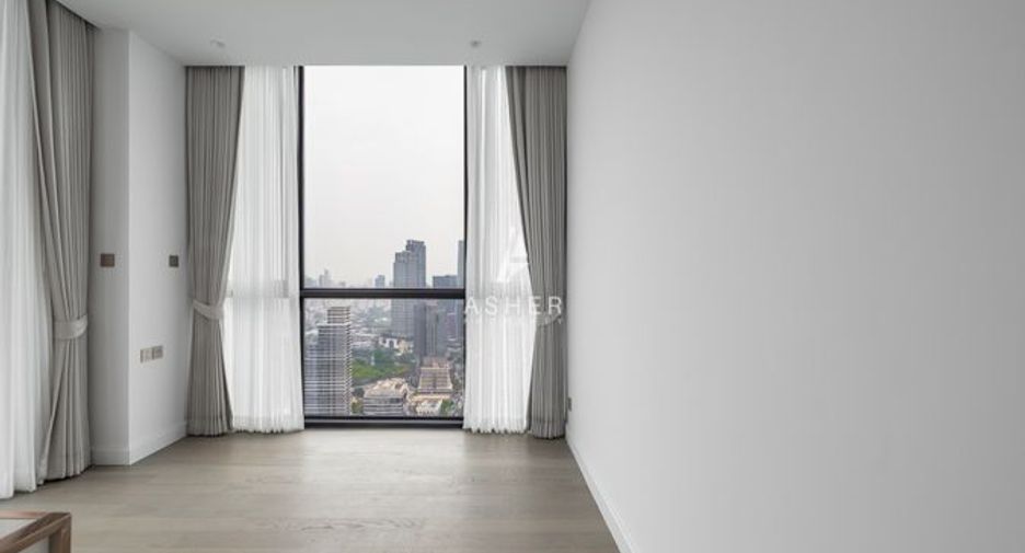 For rent 3 bedrooms condo in Sathon, Bangkok