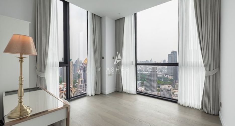For rent 3 bedrooms condo in Sathon, Bangkok