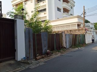 For sale land in Phaya Thai, Bangkok