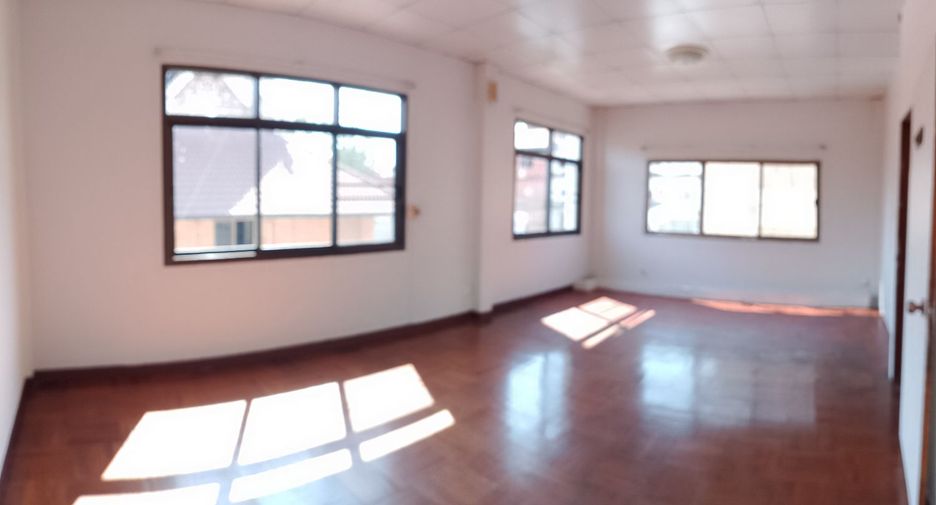 Casa adosada en venta de 6 habitaciones en Mueang Chiang Mai, Chiang Mai