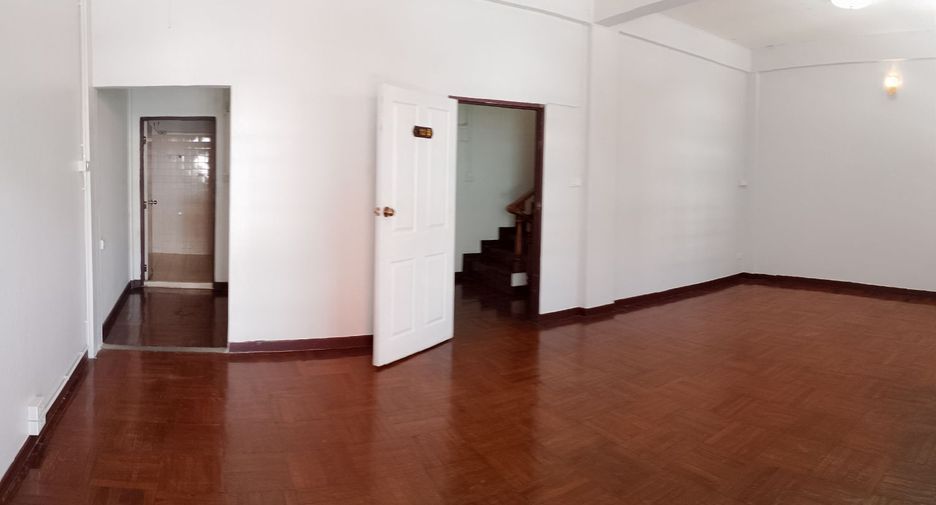 Casa adosada en venta de 6 habitaciones en Mueang Chiang Mai, Chiang Mai