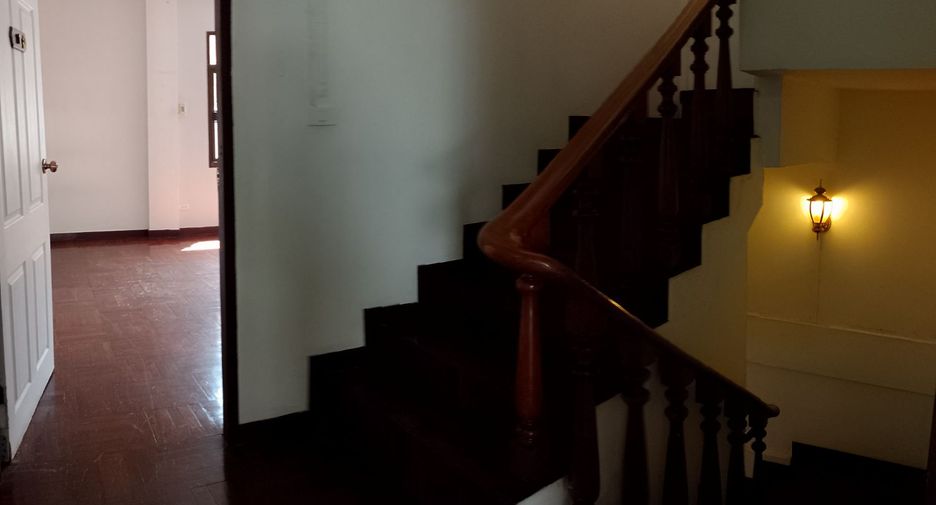 Casa adosada en venta de 6 habitaciones en Mueang Chiang Mai, Chiang Mai