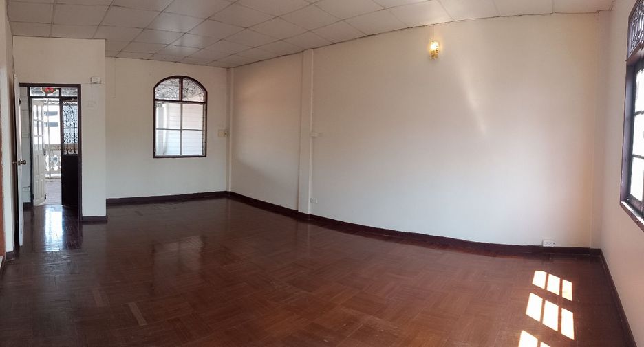 Casa adosada en venta de 6 habitaciones en Mueang Chiang Mai, Chiang Mai