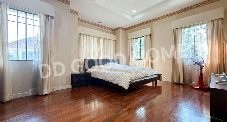 For sale 3 bedrooms house in Mueang Nonthaburi, Nonthaburi