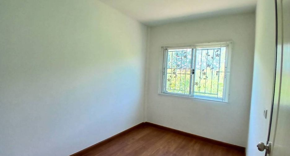 For sale 2 bed townhouse in Lam Luk Ka, Pathum Thani