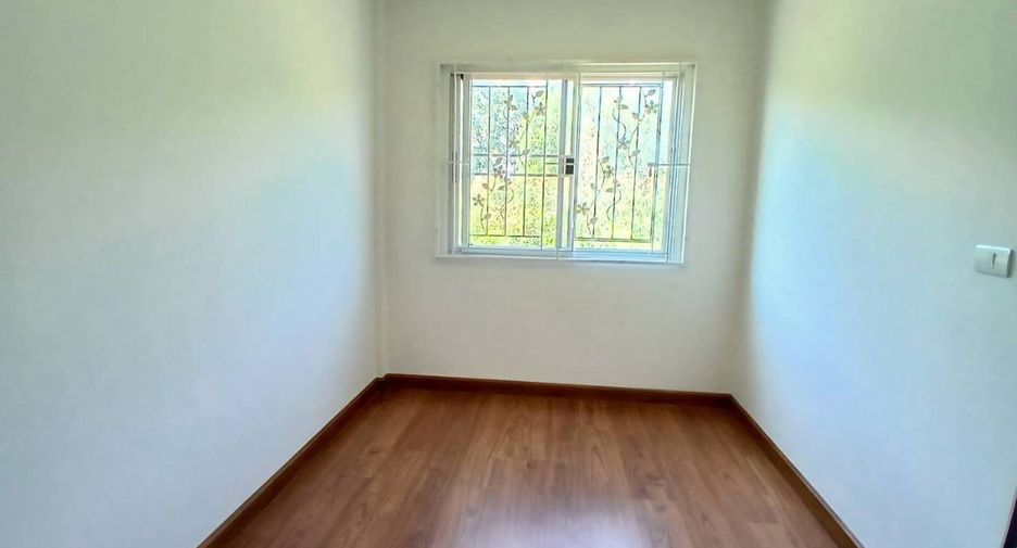 For sale 2 bed townhouse in Lam Luk Ka, Pathum Thani