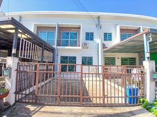 For sale 2 bed townhouse in Lam Luk Ka, Pathum Thani