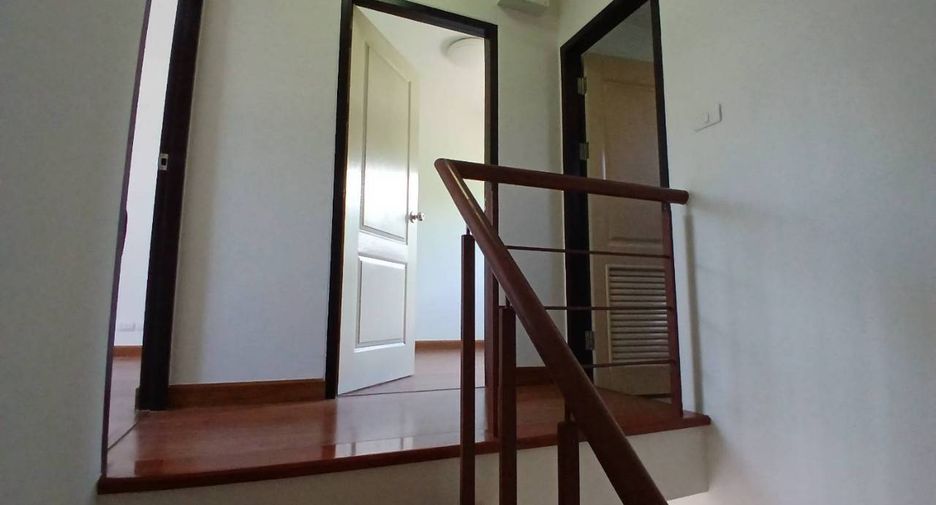 For sale 2 bed townhouse in Lam Luk Ka, Pathum Thani