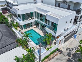 For rent and for sale 4 bedrooms villa in Mueang Phuket, Phuket