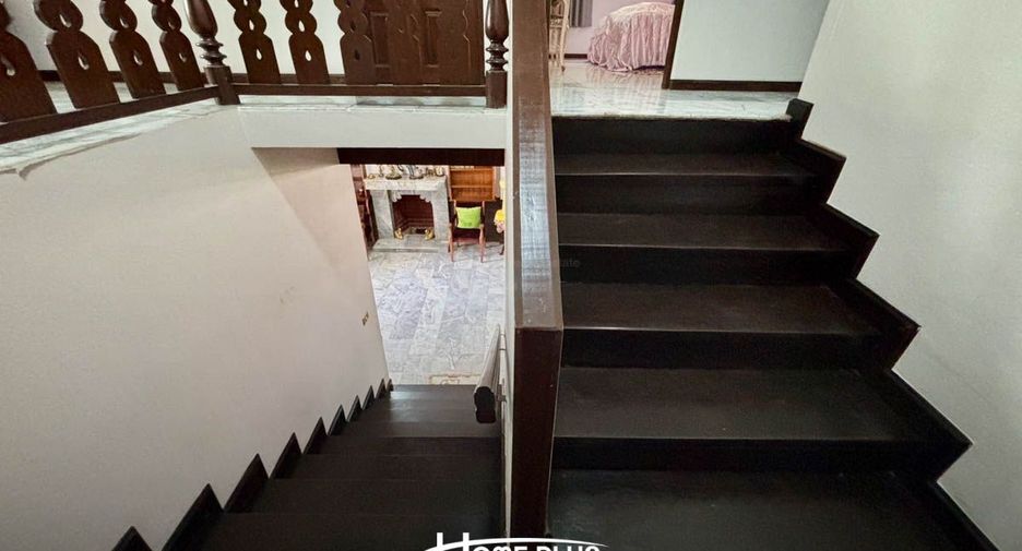 For rent and for sale 6 bedrooms house in Mueang Chiang Mai, Chiang Mai