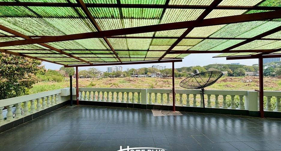 For rent and for sale 6 bedrooms house in Mueang Chiang Mai, Chiang Mai