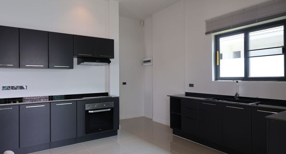 For sale 3 bedrooms villa in Hua Hin, Prachuap Khiri Khan
