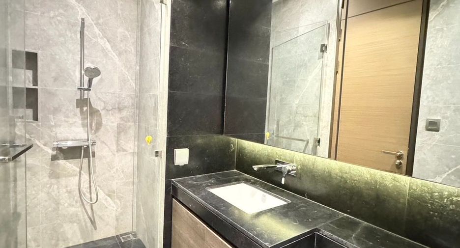 For sale 2 ベッドルーム condo in Pathum Wan, Bangkok