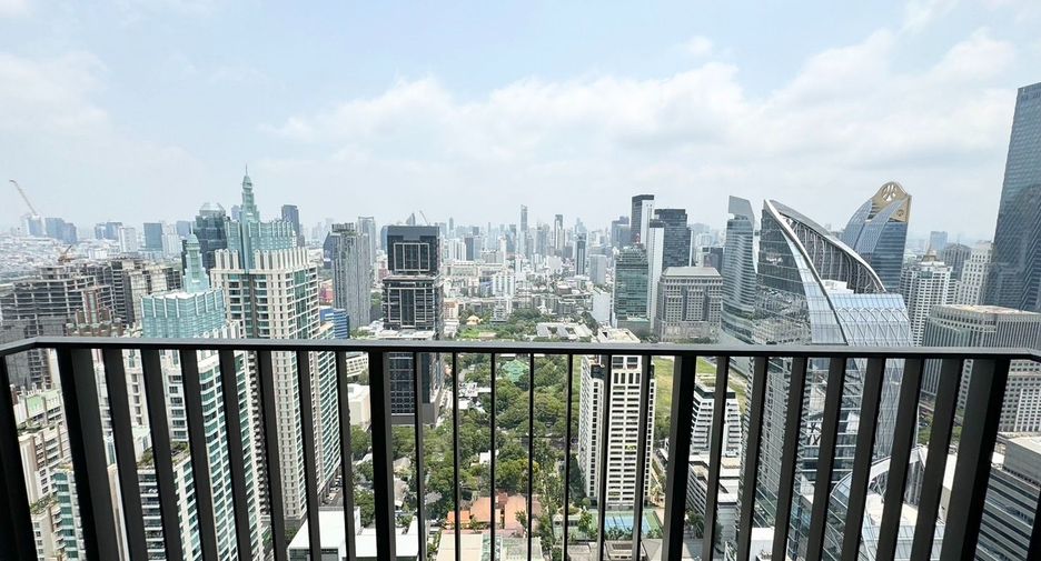 For sale 2 ベッドルーム condo in Pathum Wan, Bangkok