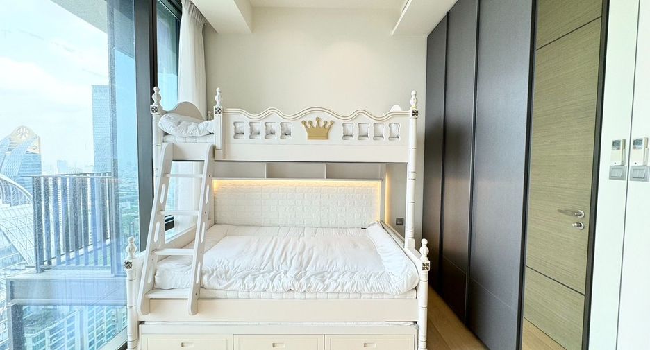 For sale 2 ベッドルーム condo in Pathum Wan, Bangkok