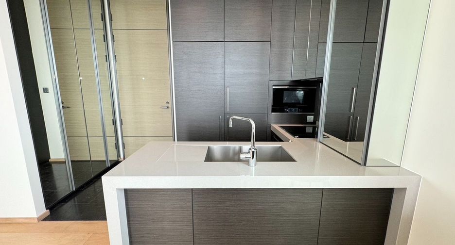 For sale 2 ベッドルーム condo in Pathum Wan, Bangkok
