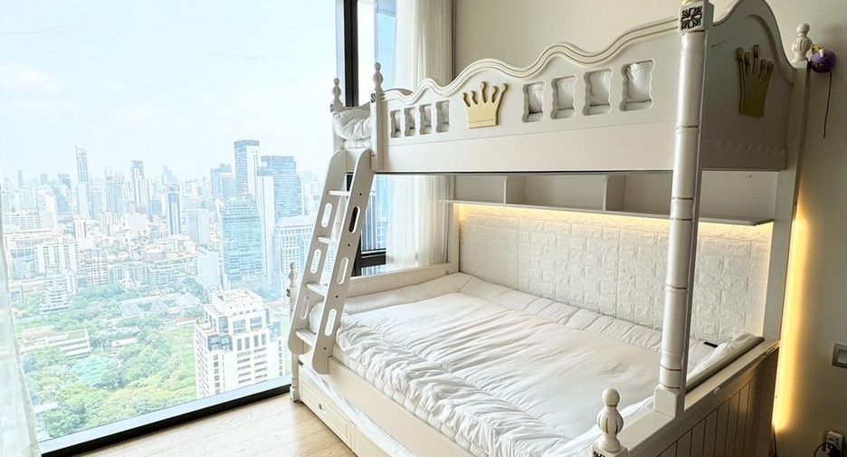 For sale 2 ベッドルーム condo in Pathum Wan, Bangkok