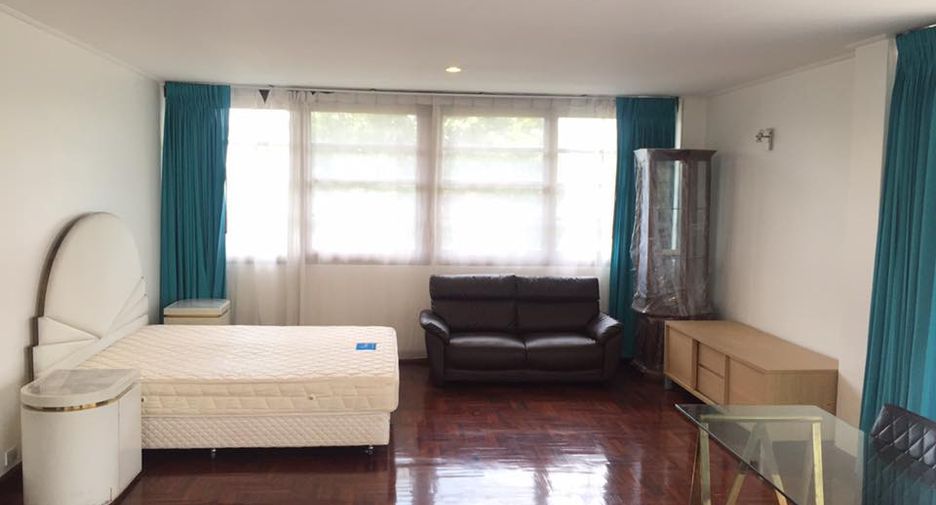 Casa en alquiler de 4 habitaciones en Watthana, Bangkok