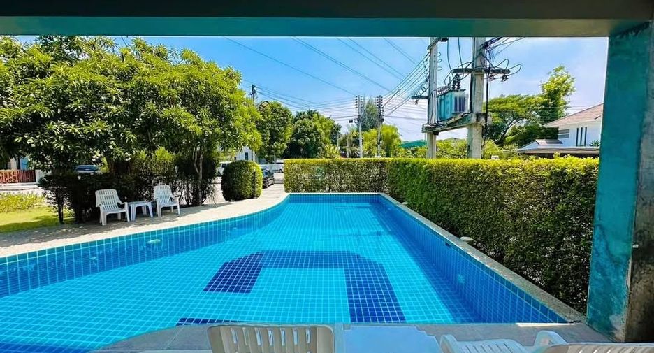 For sale 4 bedrooms house in Mueang Chiang Mai, Chiang Mai