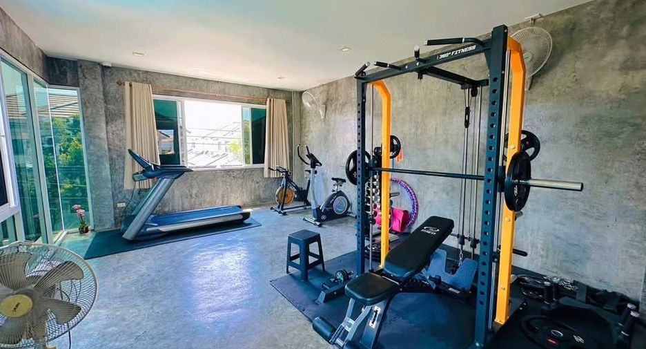For sale 4 bedrooms house in Mueang Chiang Mai, Chiang Mai