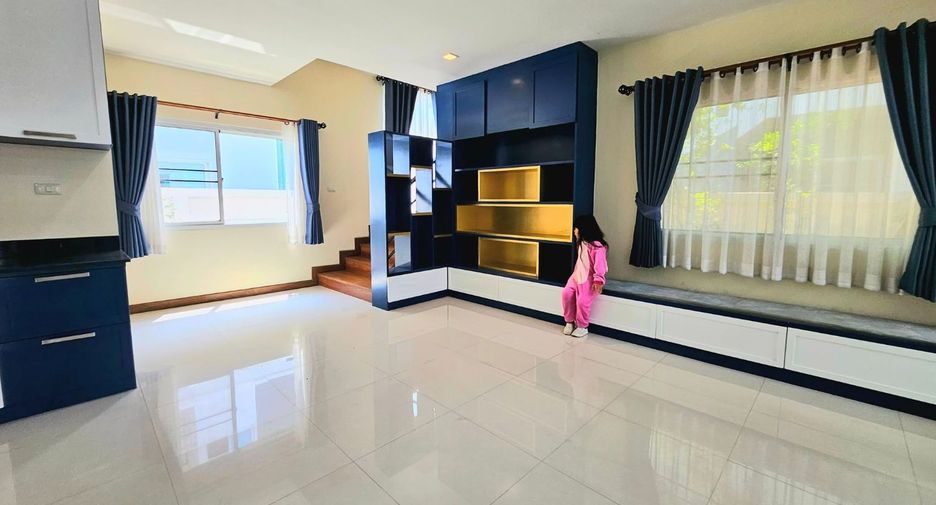 For sale 4 bedrooms house in Mueang Chiang Mai, Chiang Mai
