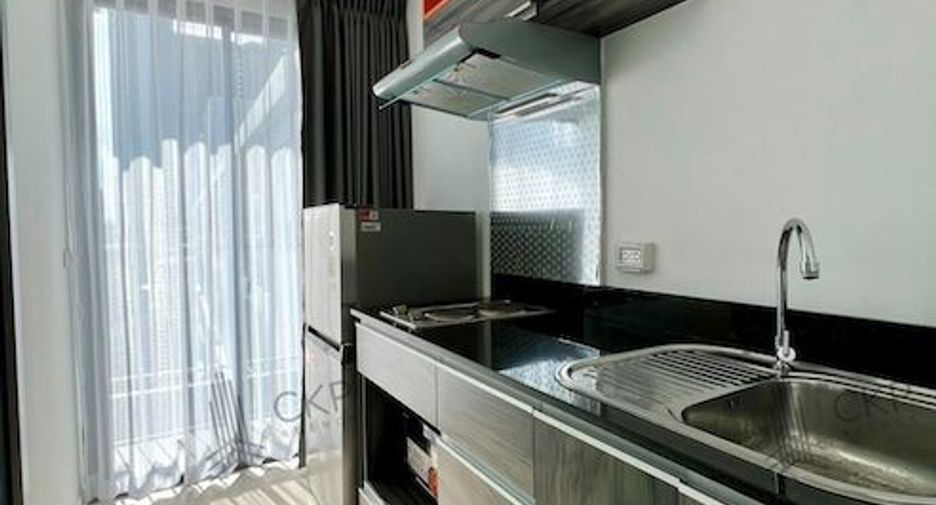 For sale 2 bedrooms condo in Mueang Samut Prakan, Samut Prakan
