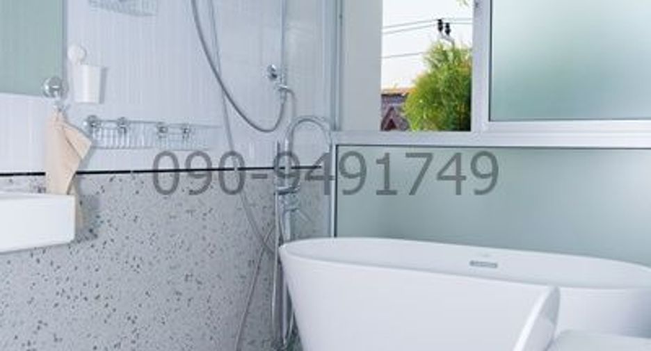 For rent 4 bedrooms retail Space in Phra Khanong, Bangkok