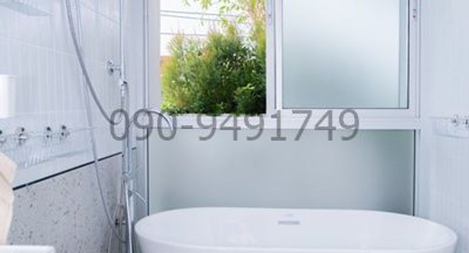 For rent 4 bedrooms retail Space in Phra Khanong, Bangkok