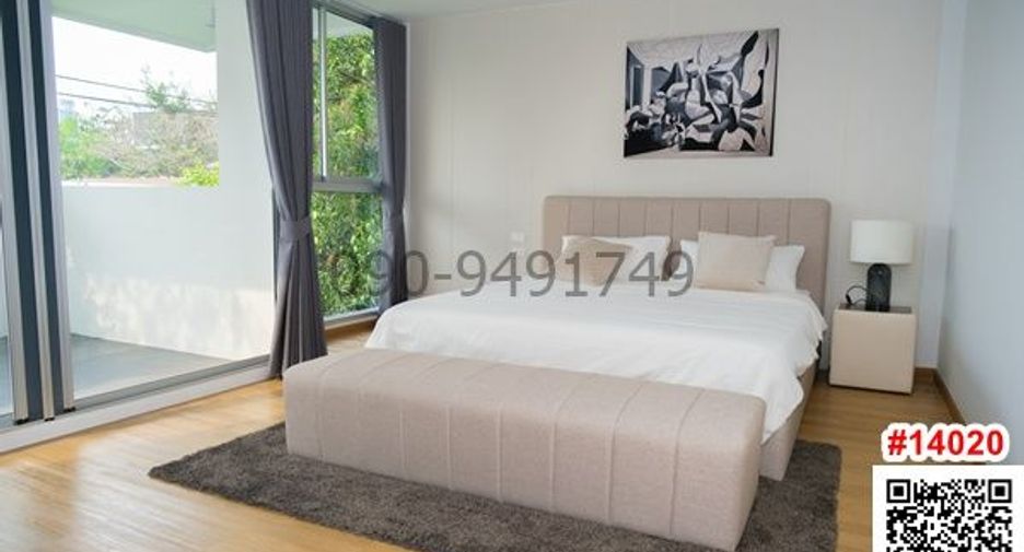 For rent 4 bedrooms retail Space in Phra Khanong, Bangkok