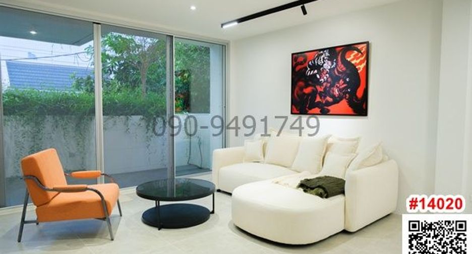 For rent 4 bedrooms retail Space in Phra Khanong, Bangkok