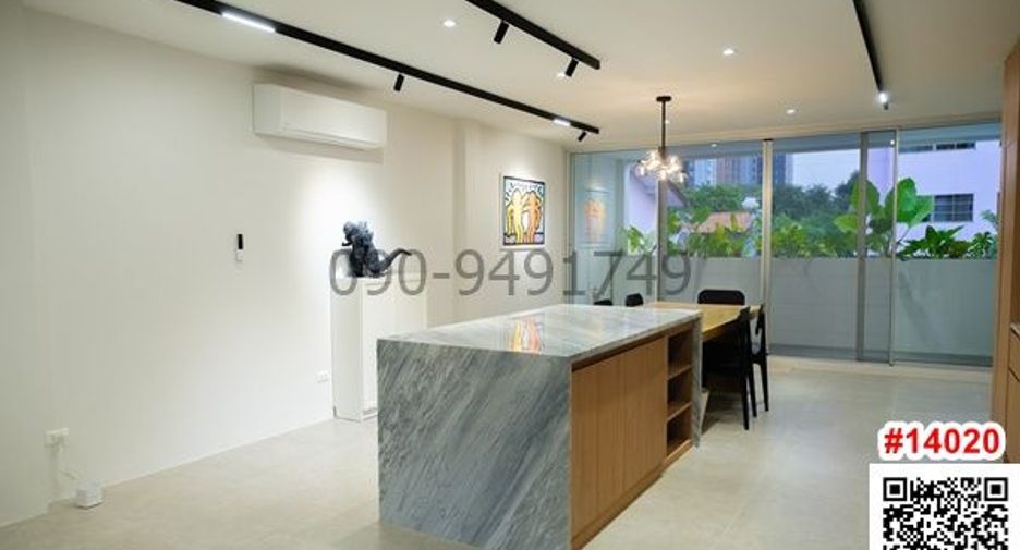 For rent 4 bedrooms retail Space in Phra Khanong, Bangkok