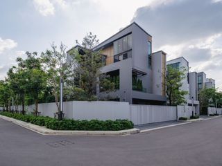 Casa en alquiler de 4 habitaciones en Saphan Sung, Bangkok